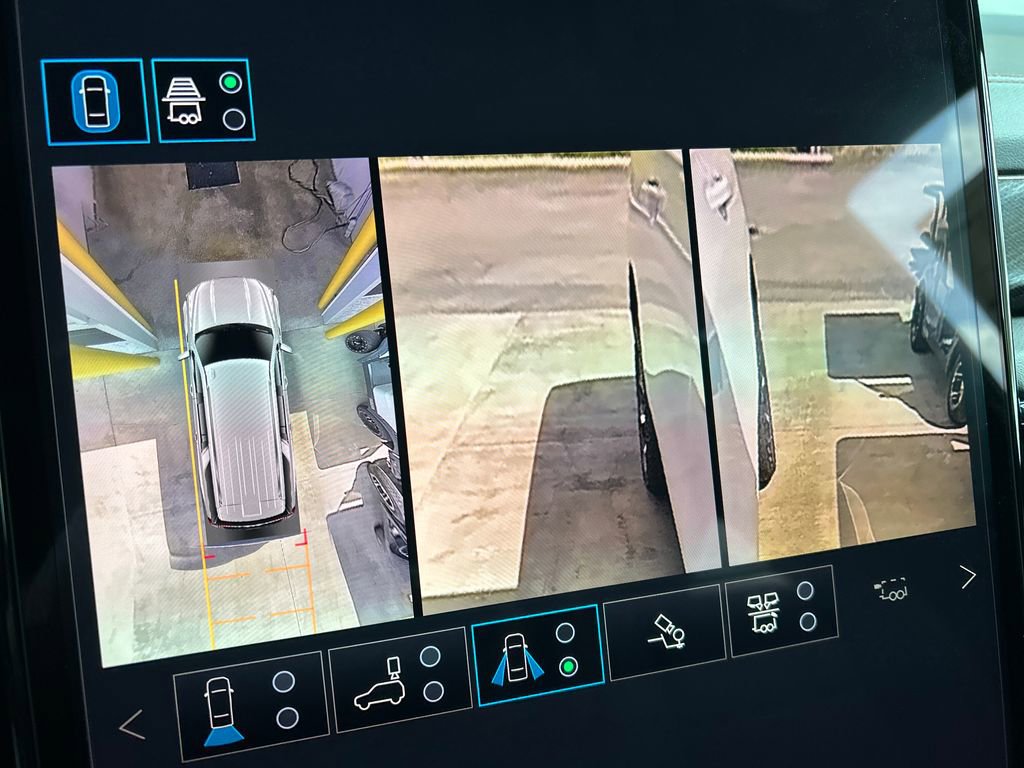 New 2026 GMC Yukon XL AT4 image 38