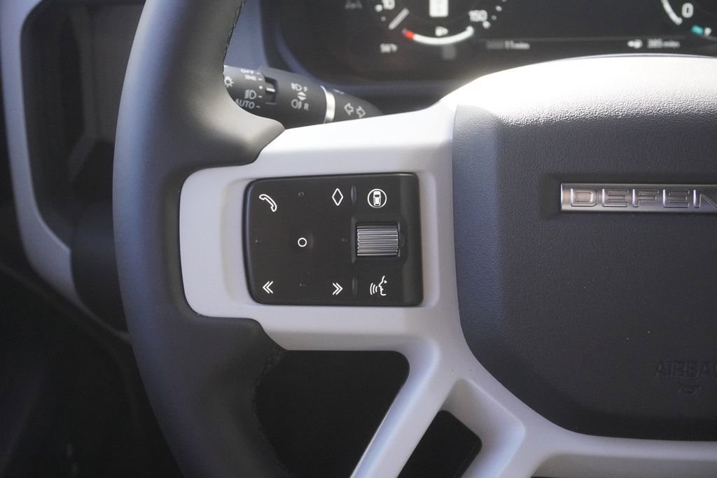 New 2026 Land Rover Defender 110 X-Dynamic SE AWD/4WD image 12