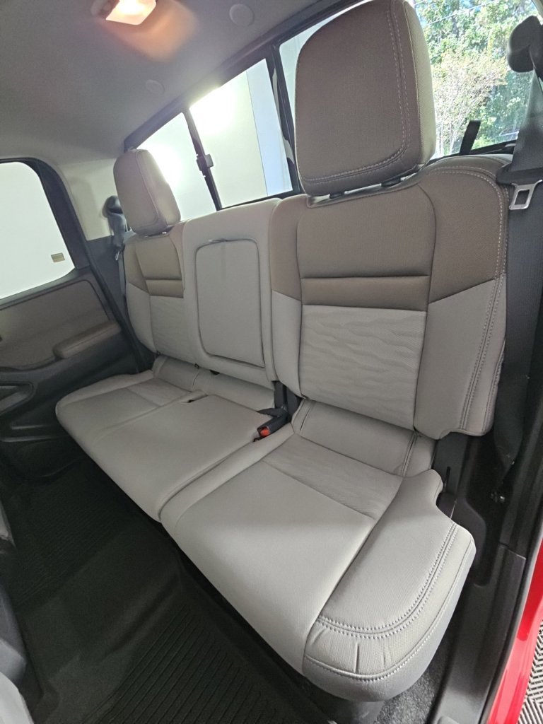 Used 2022 Nissan Frontier SV AWD/4WD image 15
