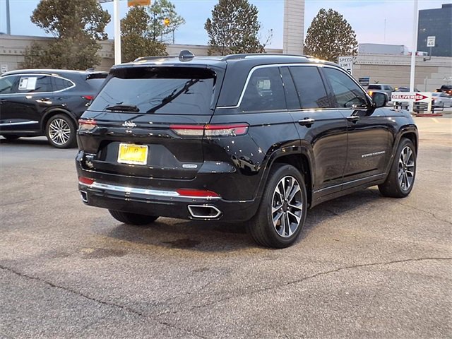 Used 2023 Jeep Grand Cherokee Overland w/ Advanced Protech Group III image 2