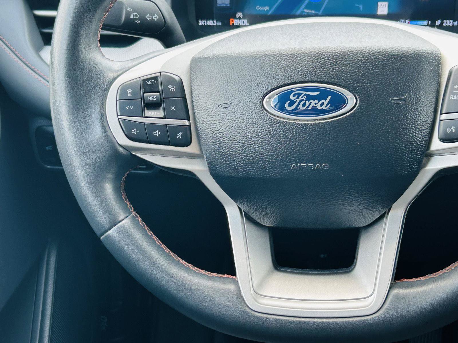 Used 2025 Ford Explorer Active AWD/4WD image 19