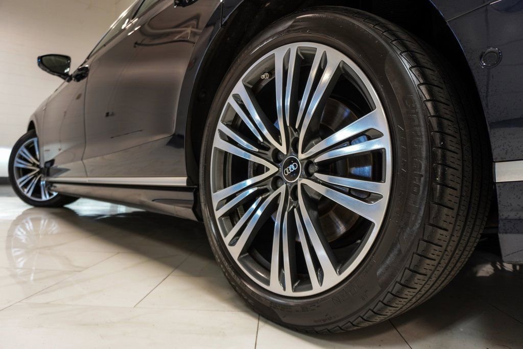 Used 2022 Audi A8 L 3.0T w/ Luxury Package image 10