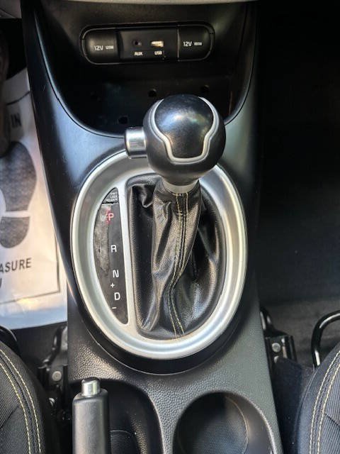 Used 2015 Kia Soul + FWD image 5
