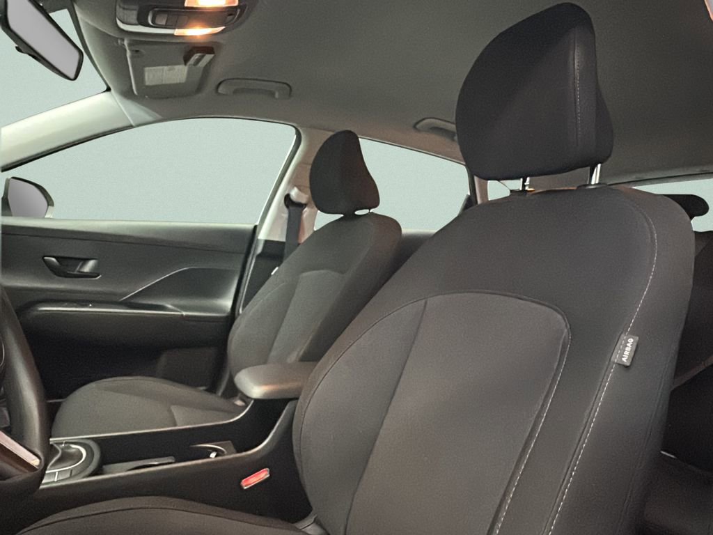 Certified 2025 Hyundai Kona SE AWD/4WD image 9