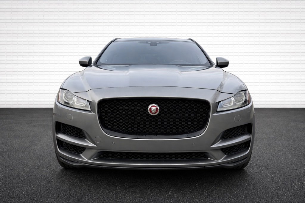 Used 2020 Jaguar F-PACE Premium image 2