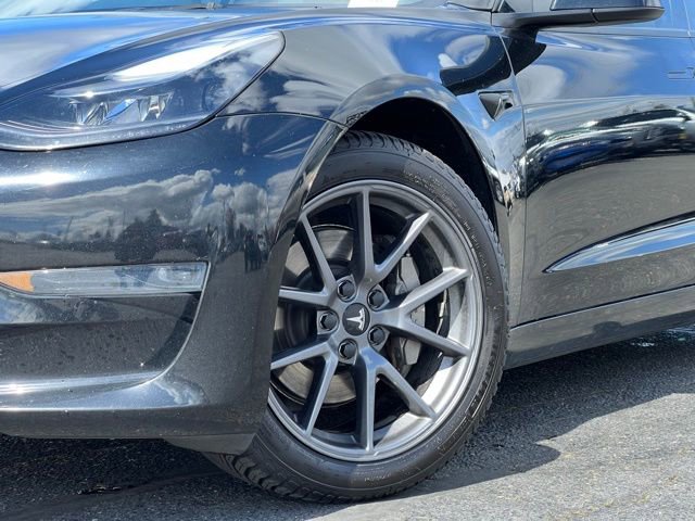 Used 2023 Tesla Model 3 Standard Range image 2