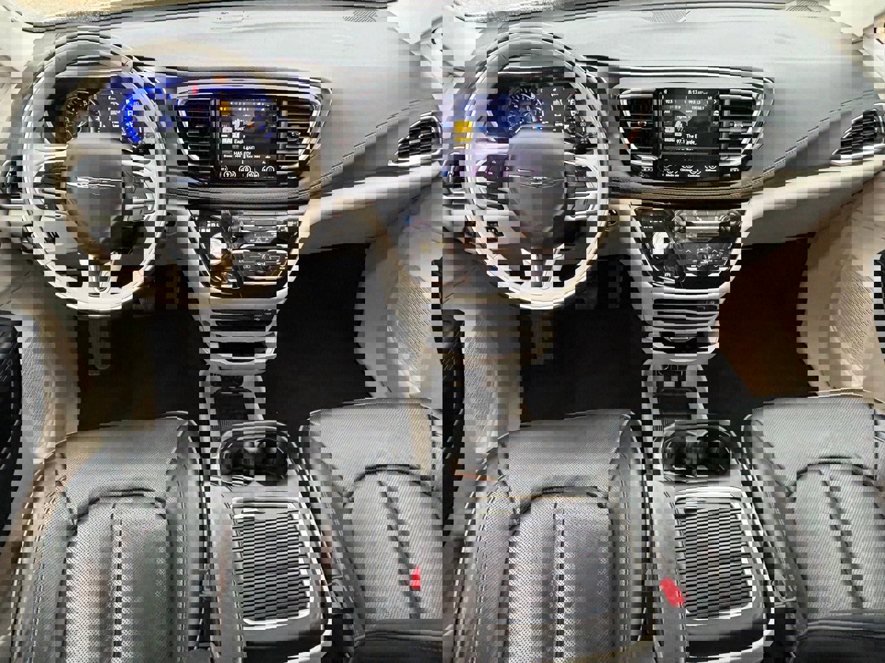 Used 2018 Chrysler Pacifica Limited image 13