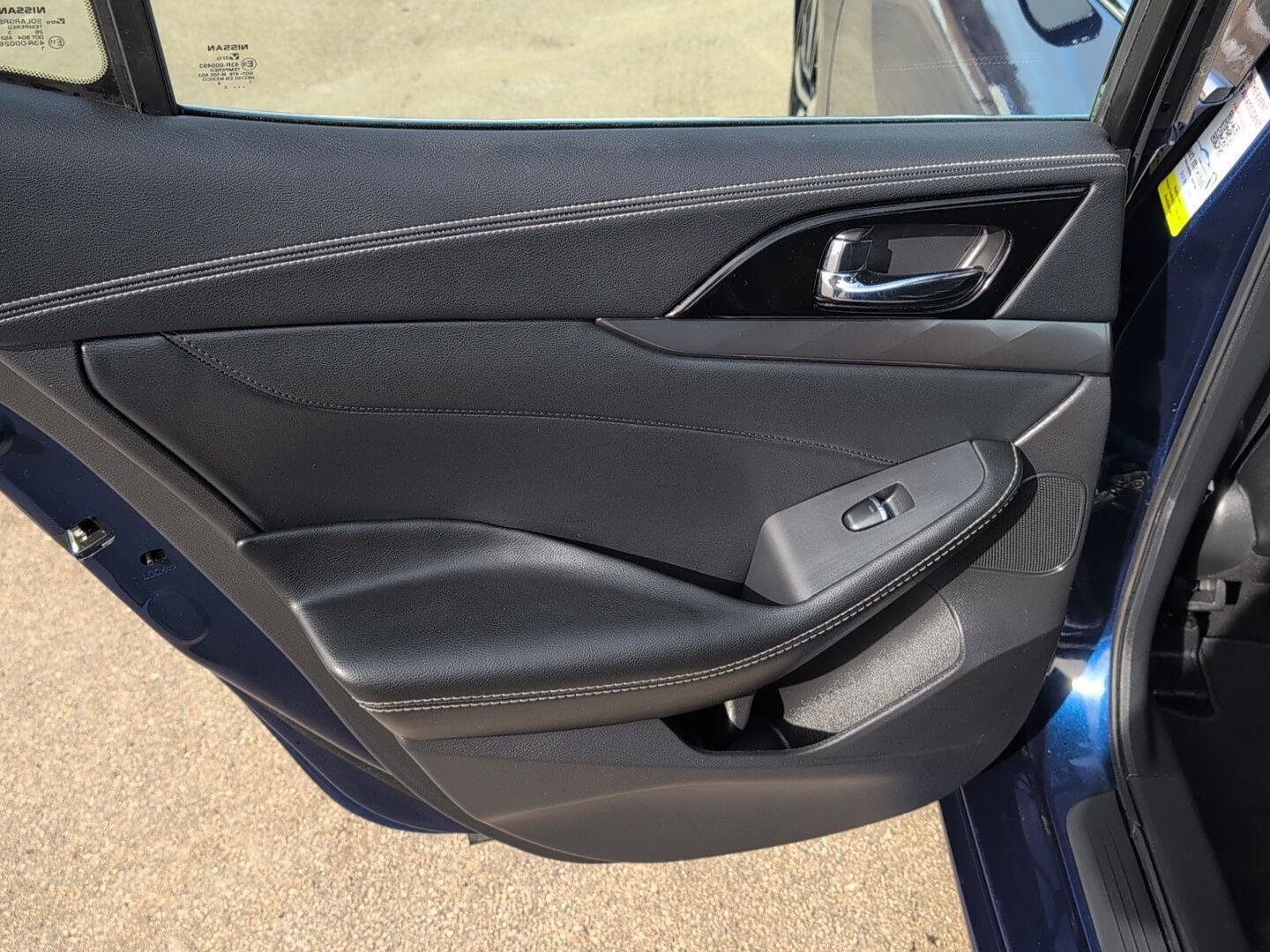 Used 2023 Nissan Maxima SL image 14