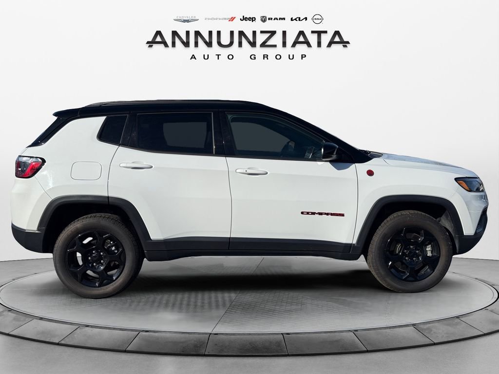 Used 2024 Jeep Compass Trailhawk image 6