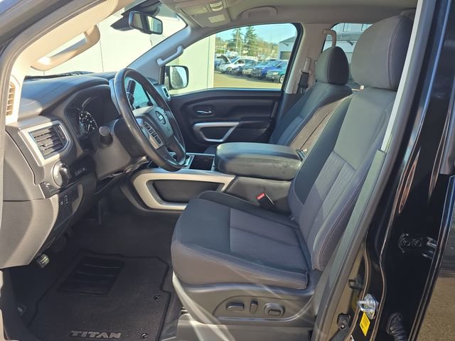 Used 2021 Nissan Titan SV w/ SV Convenience Package image 14