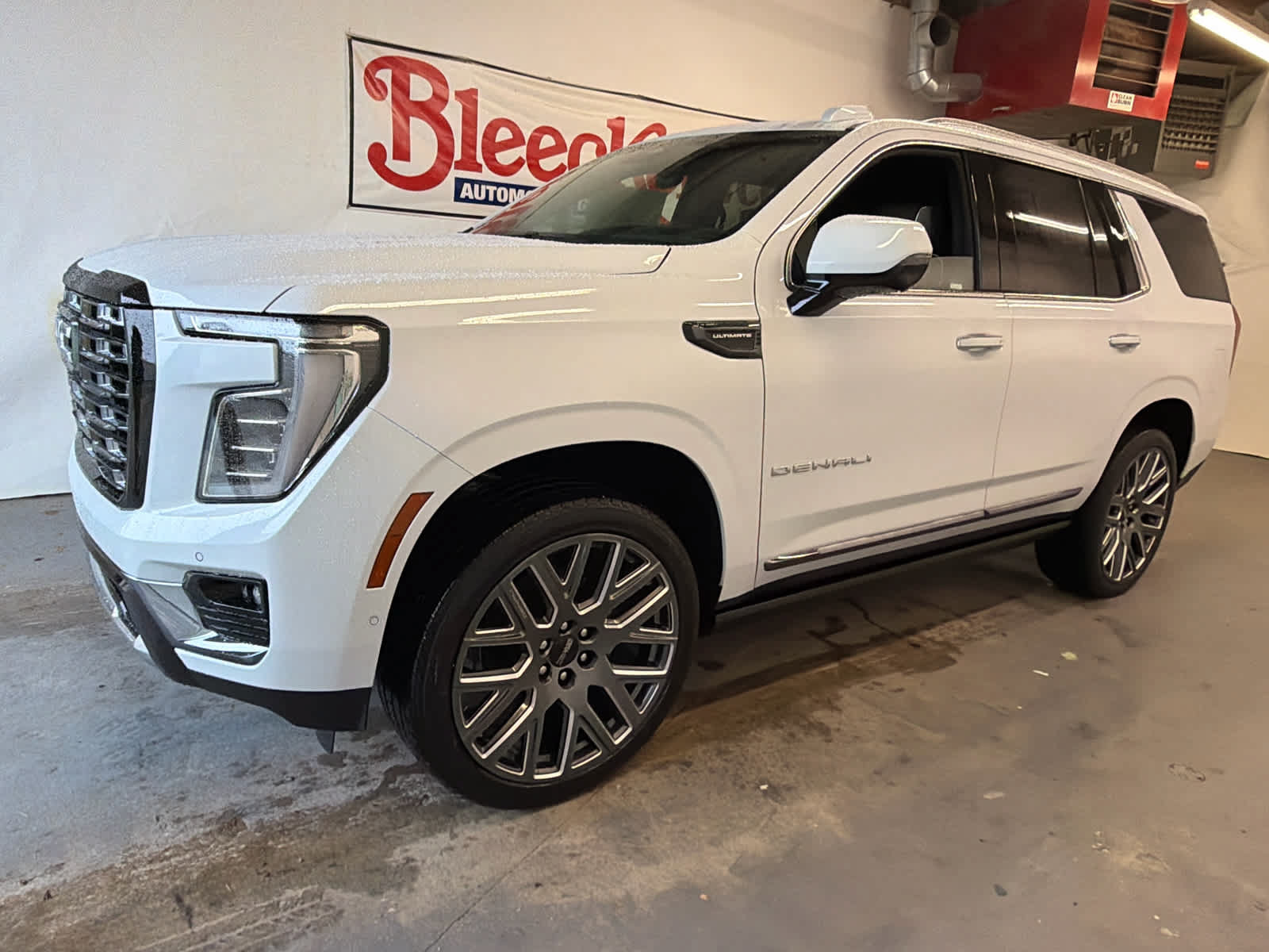 New 2026 GMC Yukon Denali Ultimate AWD/4WD image 2