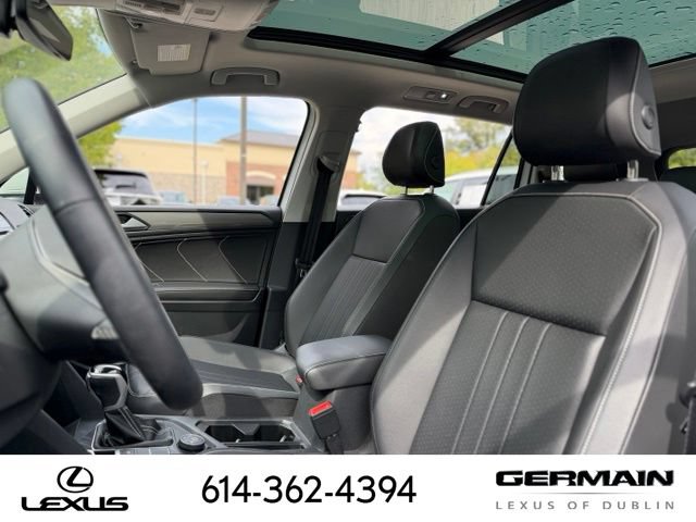 Used 2024 Volkswagen Tiguan SE AWD/4WD image 17