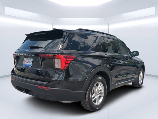 Used 2025 Ford Explorer Active RWD image 3