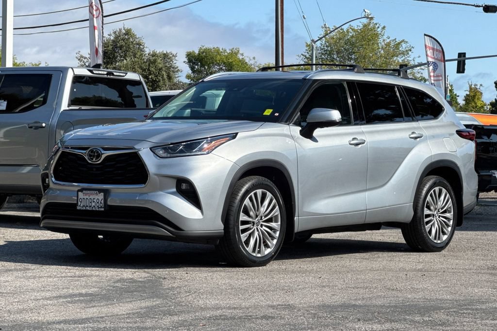 Used 2022 Toyota Highlander Platinum AWD/4WD image 7