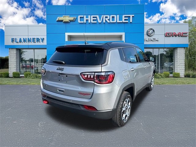 Used 2022 Jeep Compass Trailhawk image 5