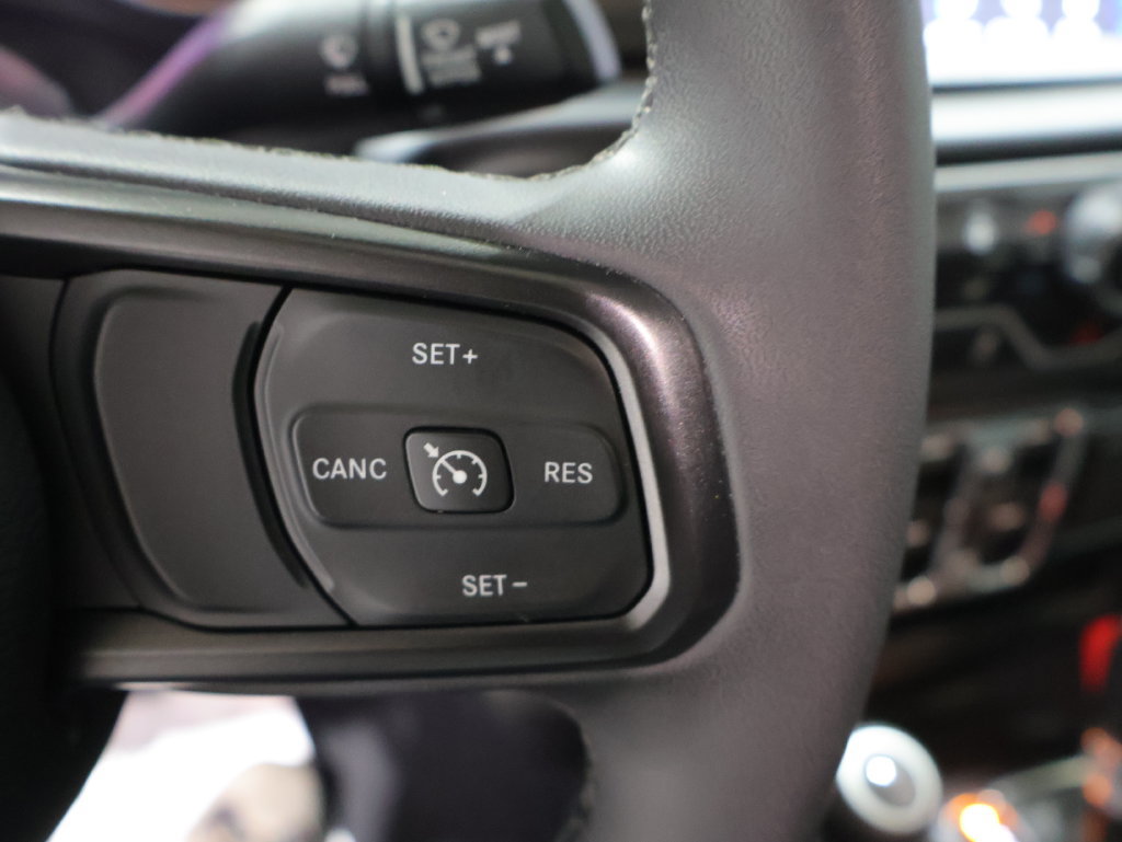 Used 2023 Jeep Gladiator Sport AWD/4WD image 33