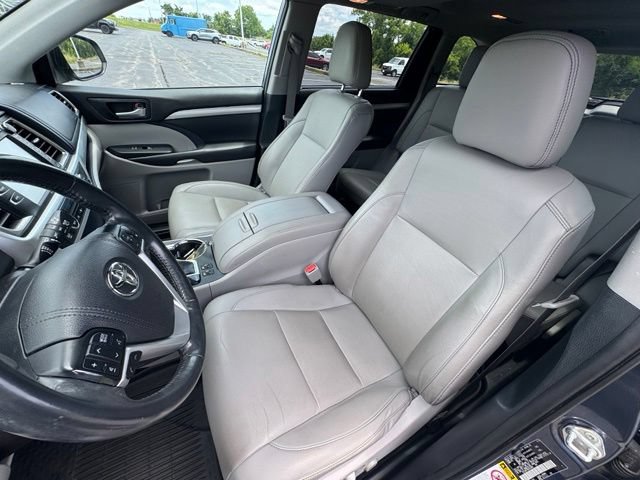 Certified 2019 Toyota Highlander XLE AWD/4WD image 15