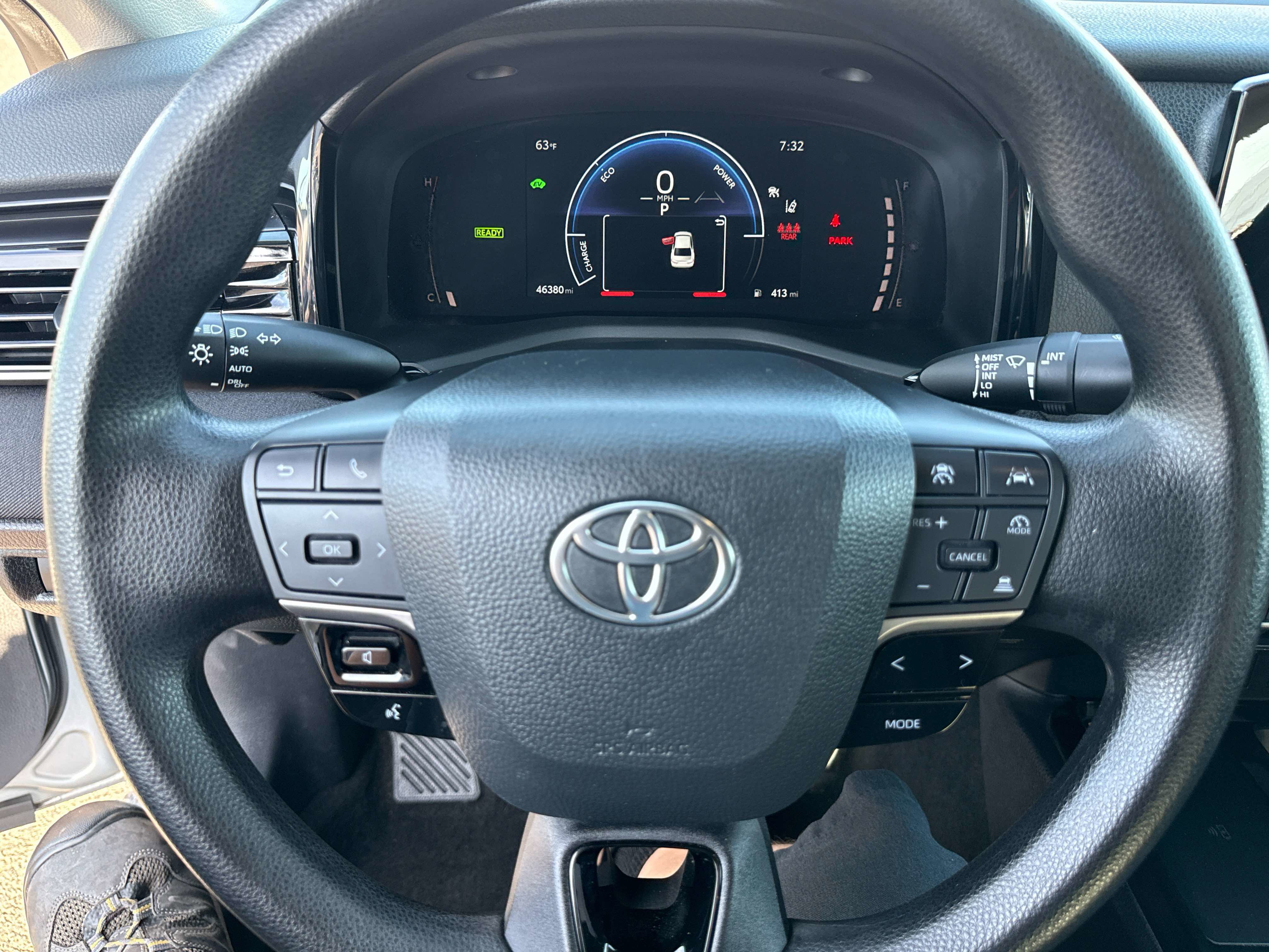 Used 2025 Toyota Camry LE FWD image 26