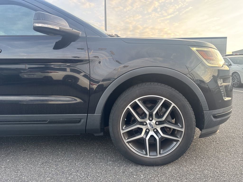 Used 2019 Ford Explorer Sport image 17