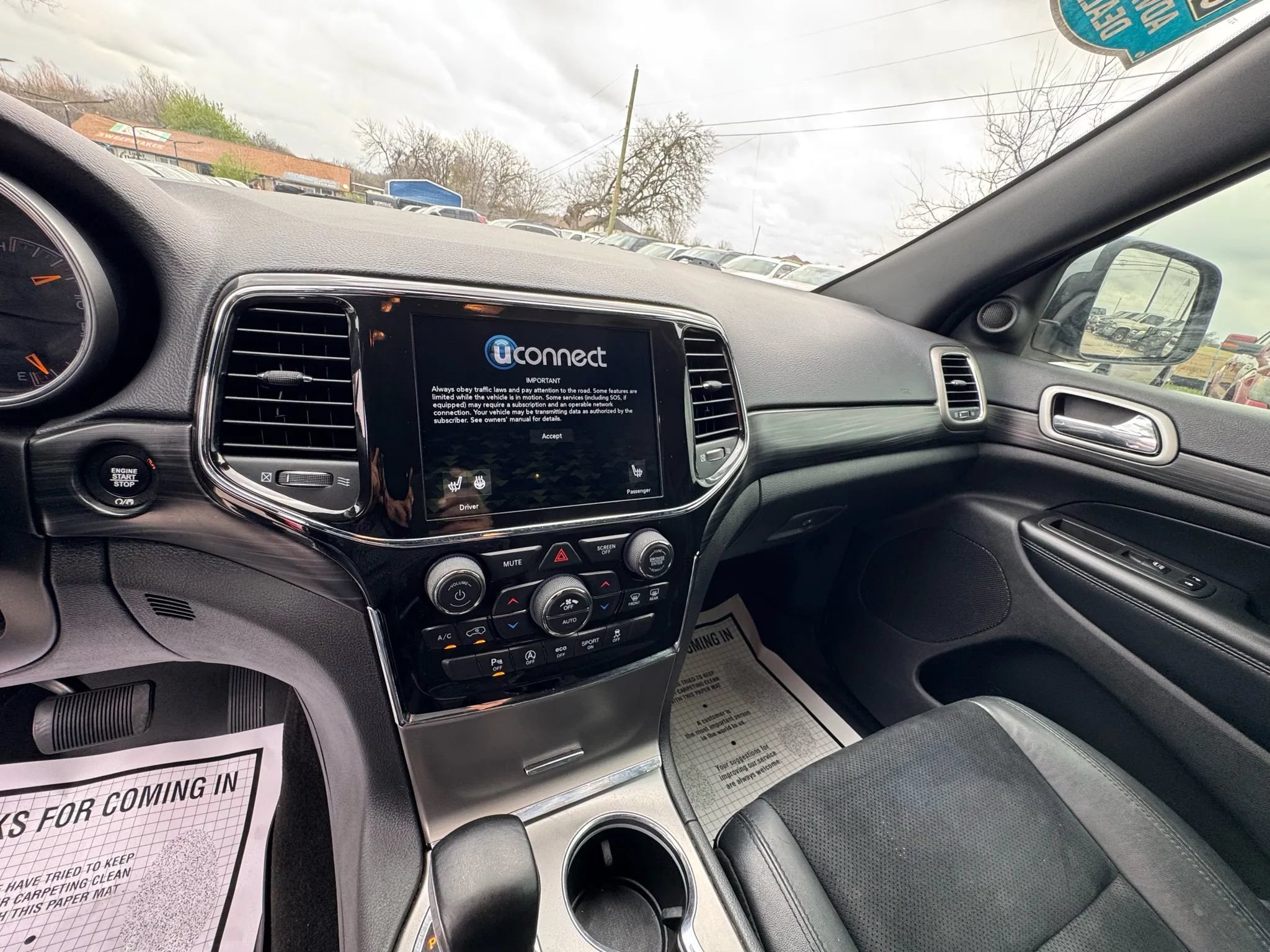 Used 2021 Jeep Grand Cherokee Laredo X AWD/4WD image 17
