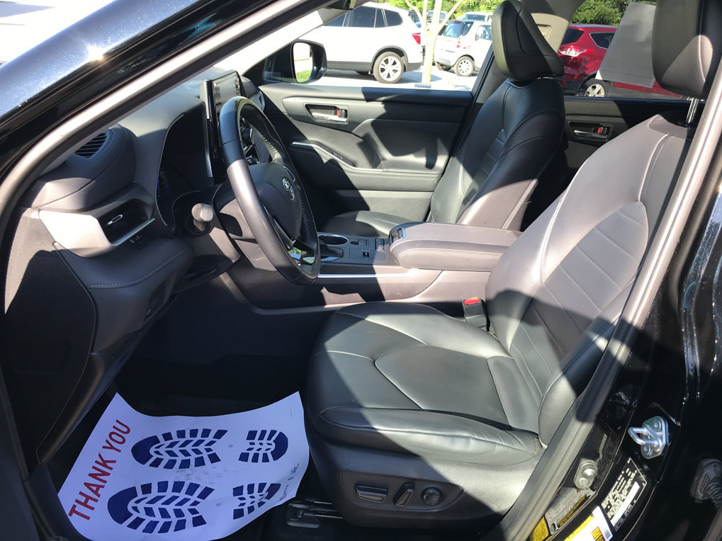 Certified 2020 Toyota Highlander XLE AWD/4WD image 28