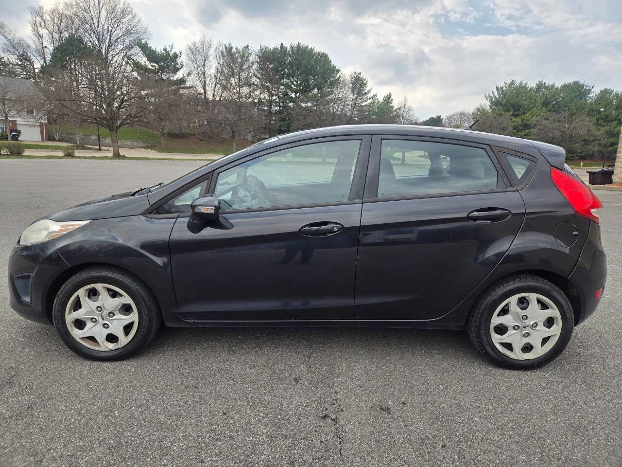 Used 2013 Ford Fiesta SE image 4
