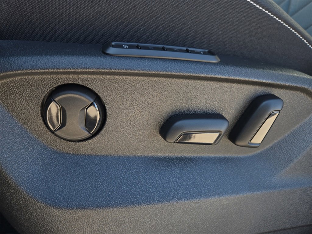 New 2025 Volkswagen Atlas Cross Sport SEL Premium R-Line image 19