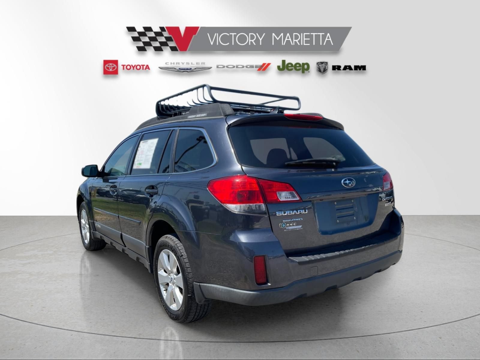 Used 2011 Subaru Outback 2.5i Limited w/ PWR Moonroof Pkg AWD/4WD image 3