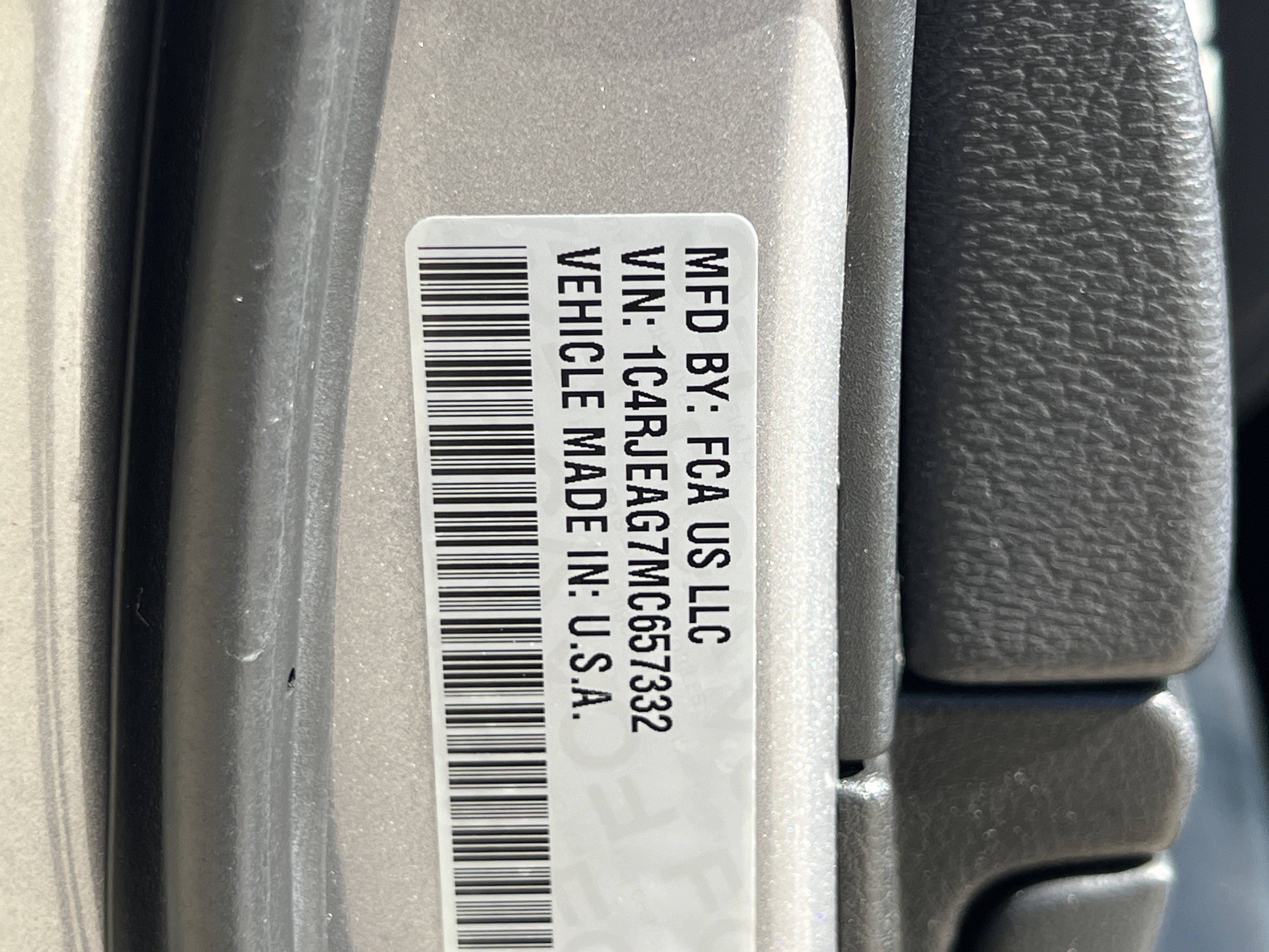 Used 2021 Jeep Grand Cherokee Laredo image 36