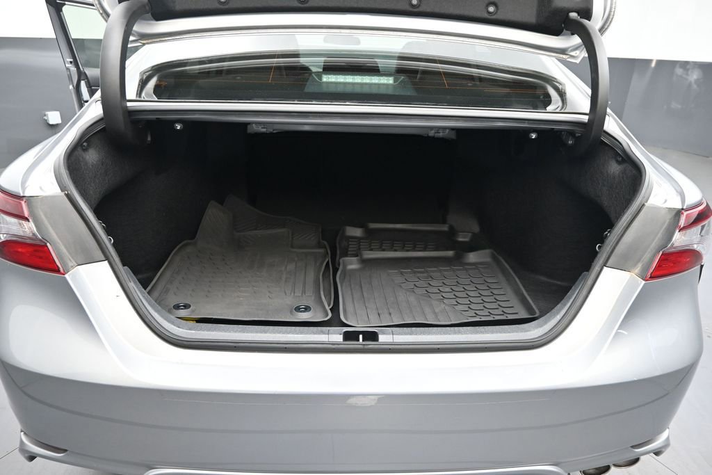 Used 2023 Toyota Camry SE FWD image 11