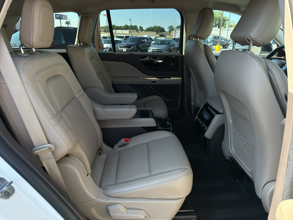 Used 2023 Lincoln Aviator Grand Touring w/ Equipment Group 301A AWD/4WD image 27