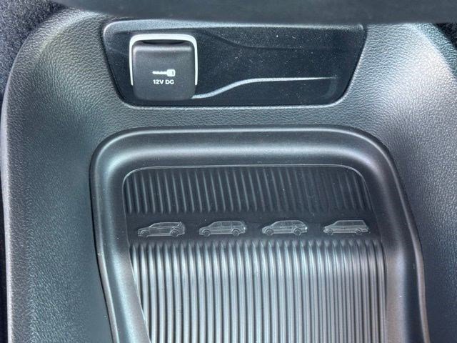 New 2026 Chrysler Pacifica Select image 22