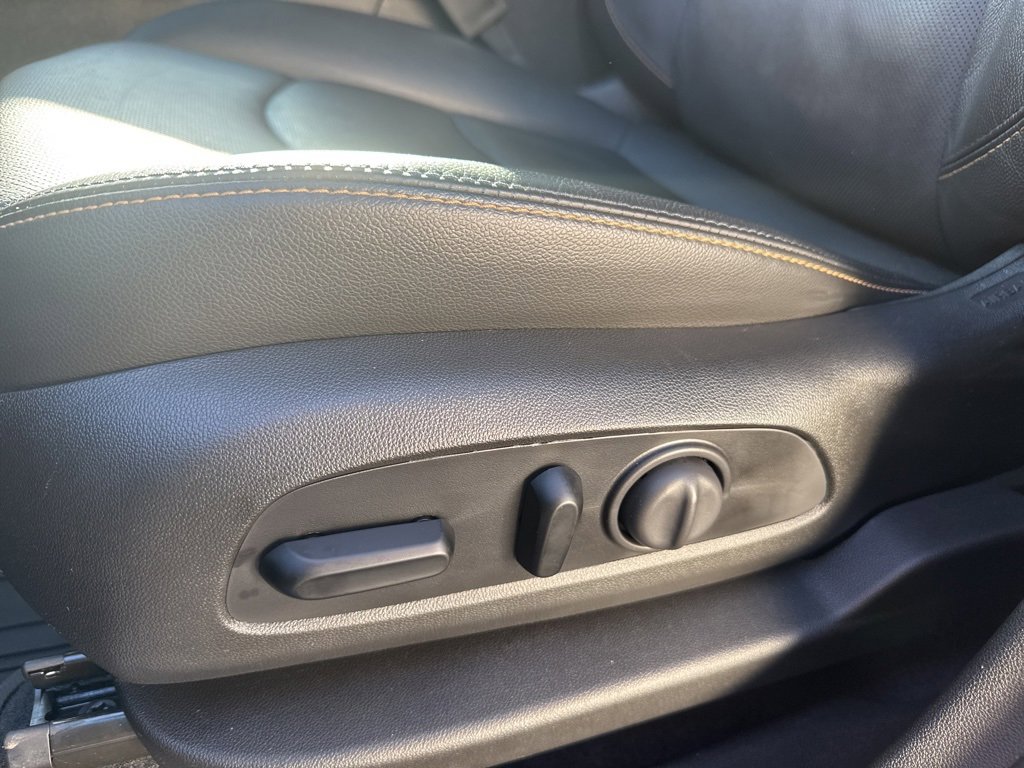 Used 2021 Chevrolet Equinox Premier image 12