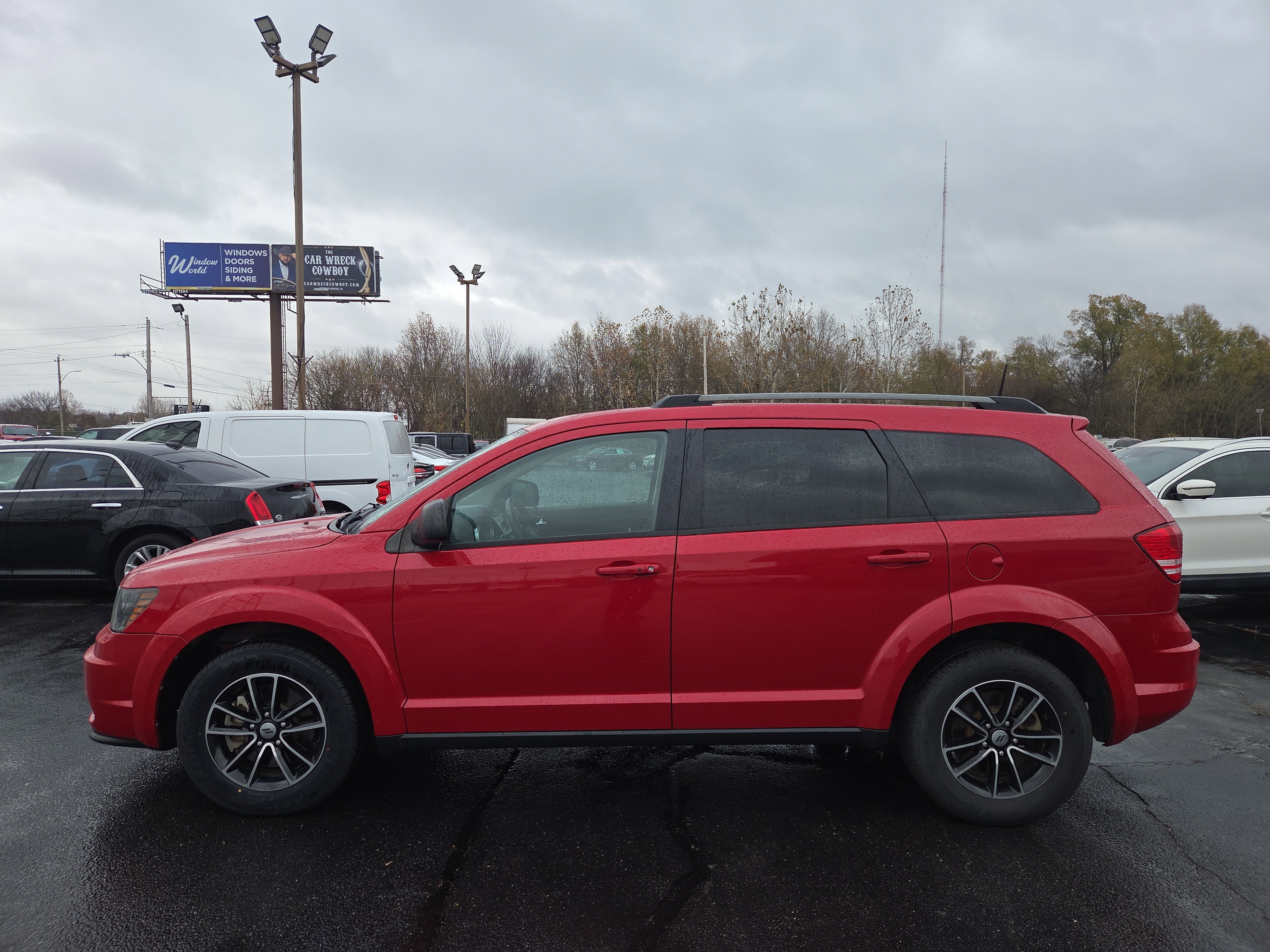 Used 2018 Dodge Journey SE w/ Blacktop Package image 2