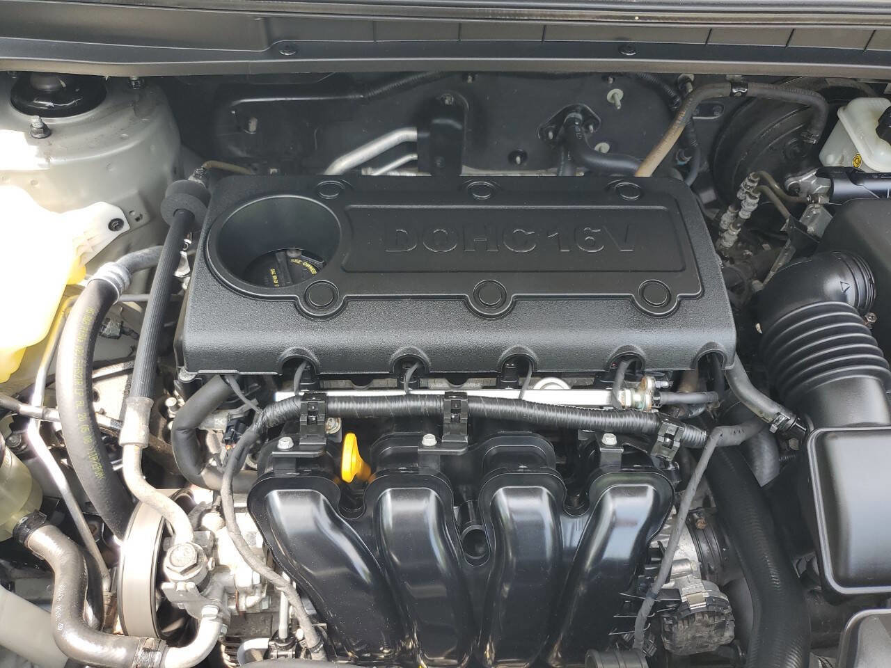 Used 2009 Kia Rondo LX image 19