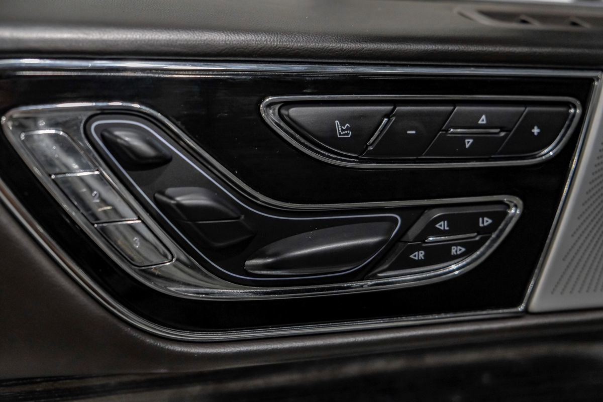 Used 2021 Lincoln Navigator L Black Label w/ Cargo Convenience Package image 47