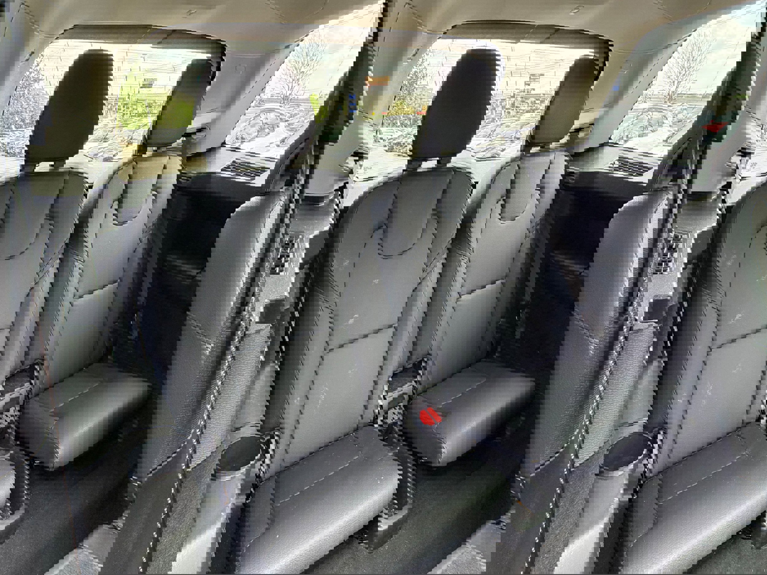 Certified 2024 Volvo XC90 T8 Plus w/ Protection Package Premier image 13