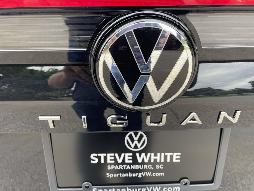 New 2026 Volkswagen Tiguan SEL R-Line AWD/4WD image 8