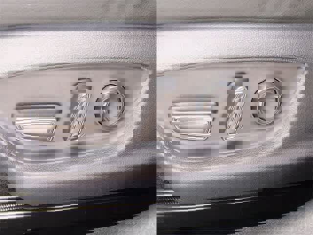 Used 2023 Toyota Camry SE image 18