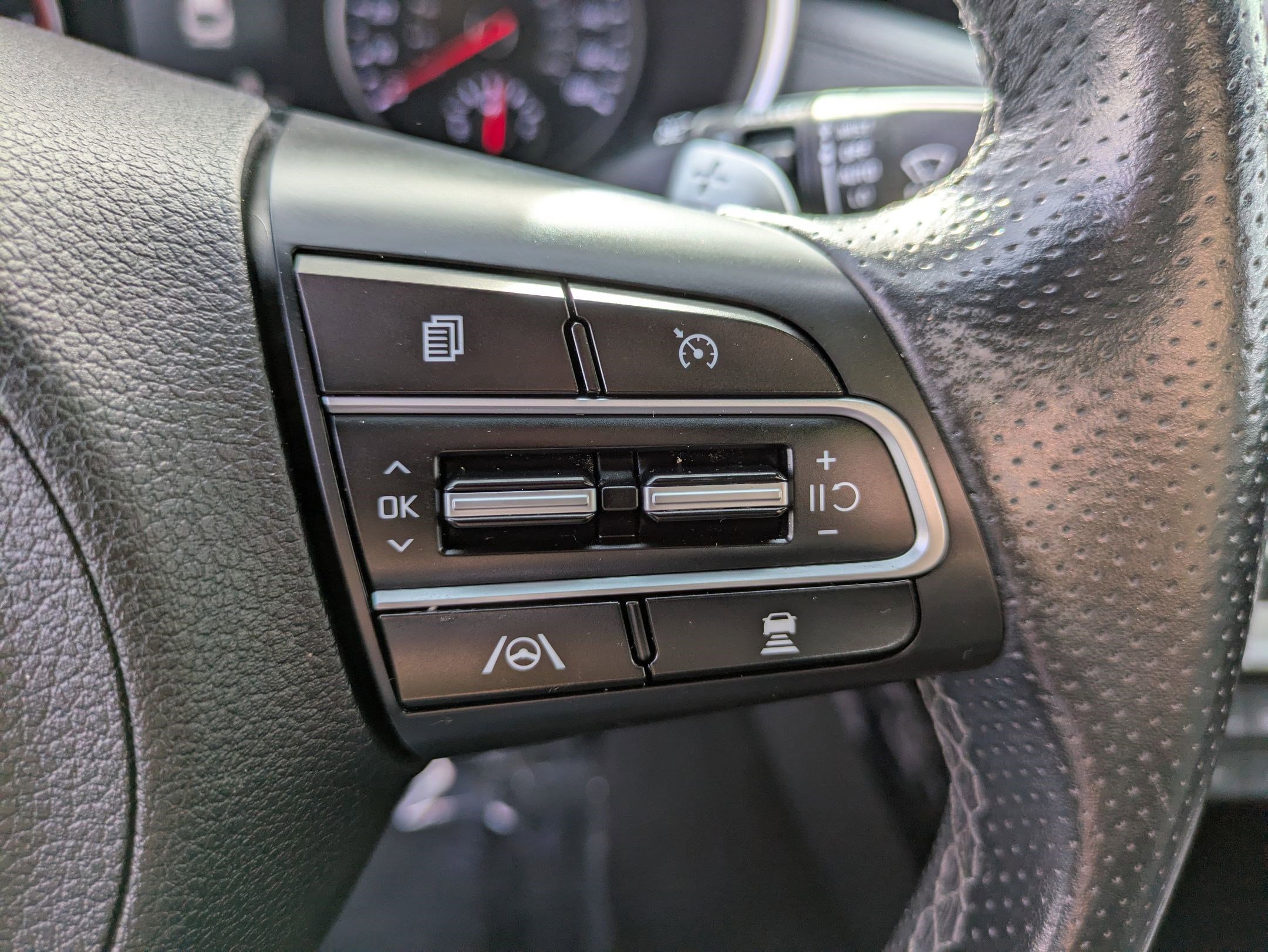 Used 2022 Kia Stinger GT-Line w/ Sun & Sound Package image 19