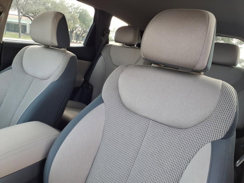 Used 2019 Hyundai Santa Fe SEL image 15