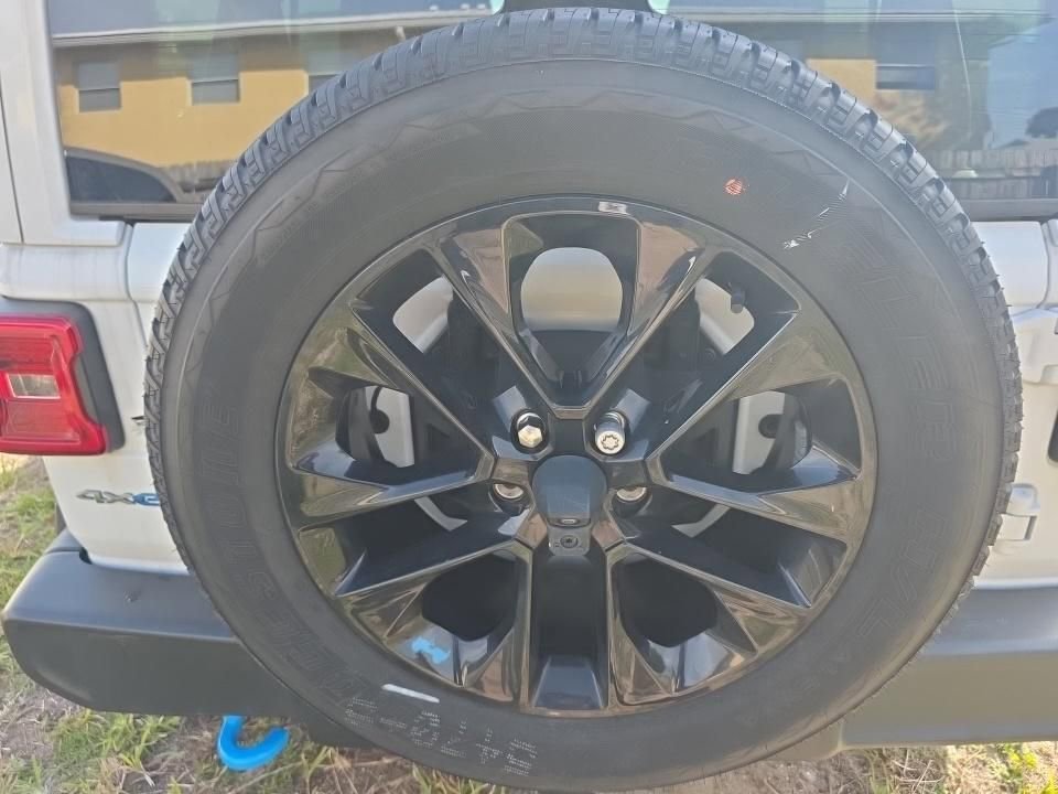 Used 2022 Jeep Wrangler Unlimited Sahara image 10