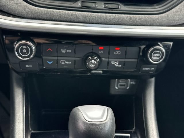 Used 2024 Jeep Compass Latitude AWD/4WD image 28