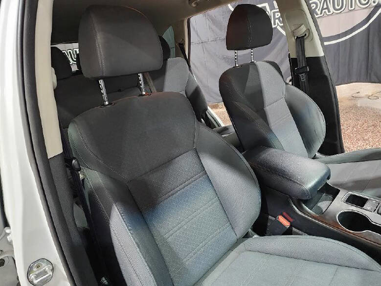 Used 2019 Kia Sorento S image 13