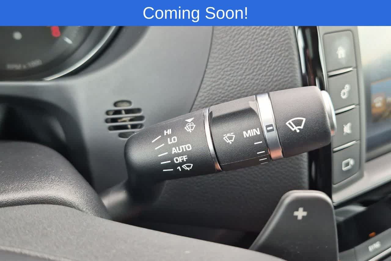 Used 2017 Jaguar XE Premium RWD image 26