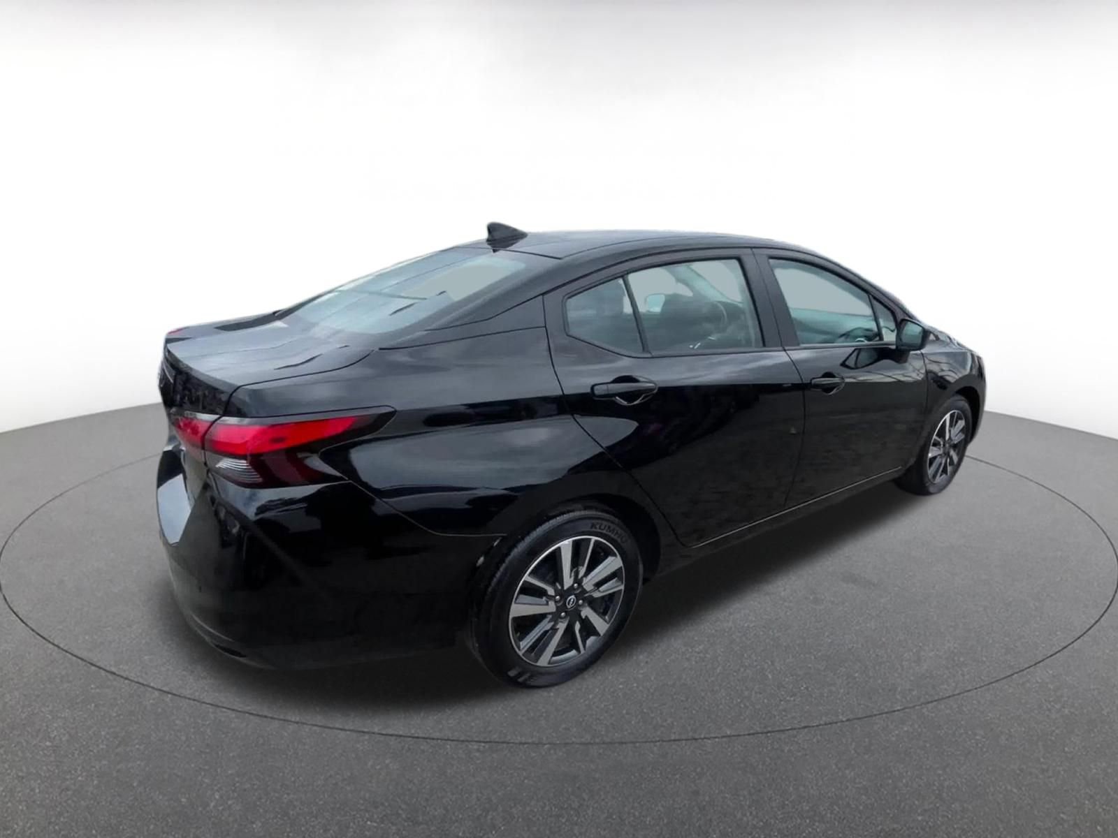 Used 2025 Nissan Versa SV image 14