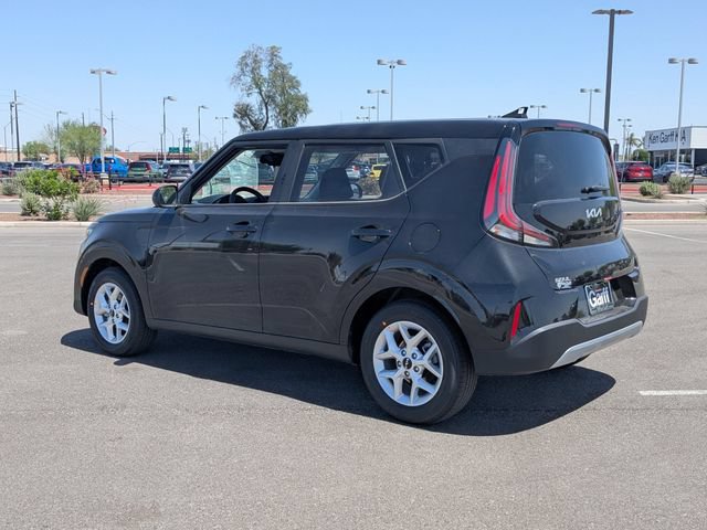 Certified 2025 Kia Soul S FWD image 3