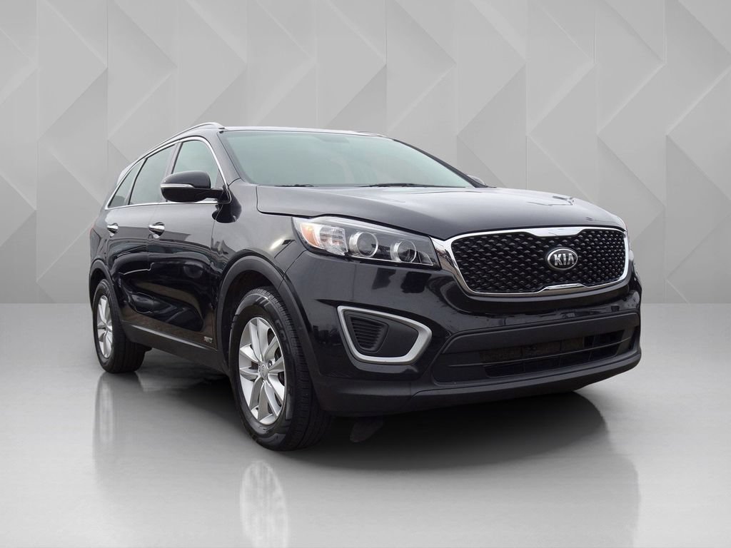 Used 2017 Kia Sorento AWD w/ LX Convenience Package image 7