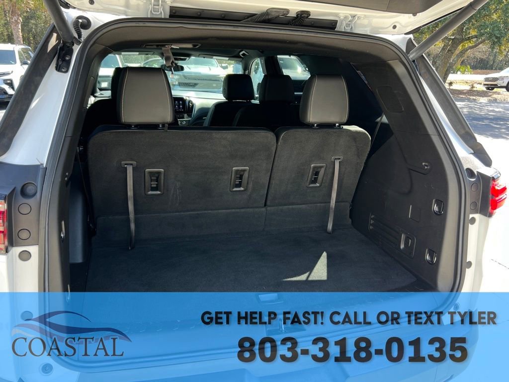 Used 2023 Chevrolet Traverse LT FWD image 23