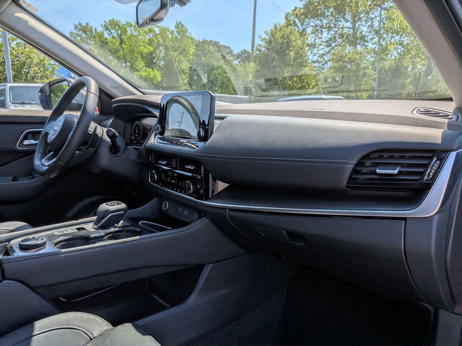 Used 2023 Nissan Rogue Platinum w/ Platinum Premium Package AWD/4WD image 41